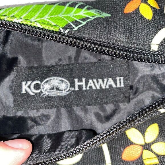 KC Hawaii Crossbody pouch purse w/2 zipper compartments and detachable strap - Picture 6 of 10